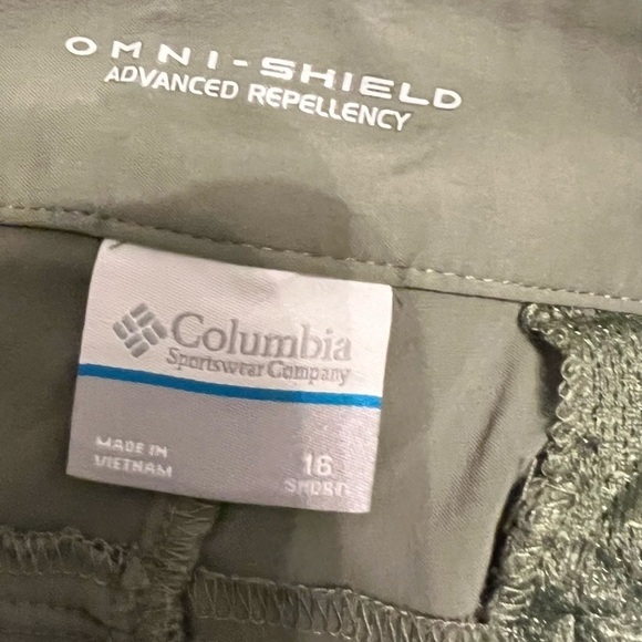 Columbia Women's Hiking Active Nylon Convertible Pants Green Cinch hem 16 Short - Picture 9 of 14